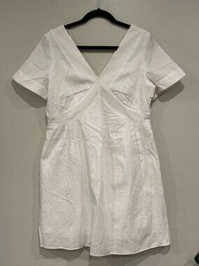 NWT Banana Republic White Mini Dress V-Neck Short Sleeve NWT Size S